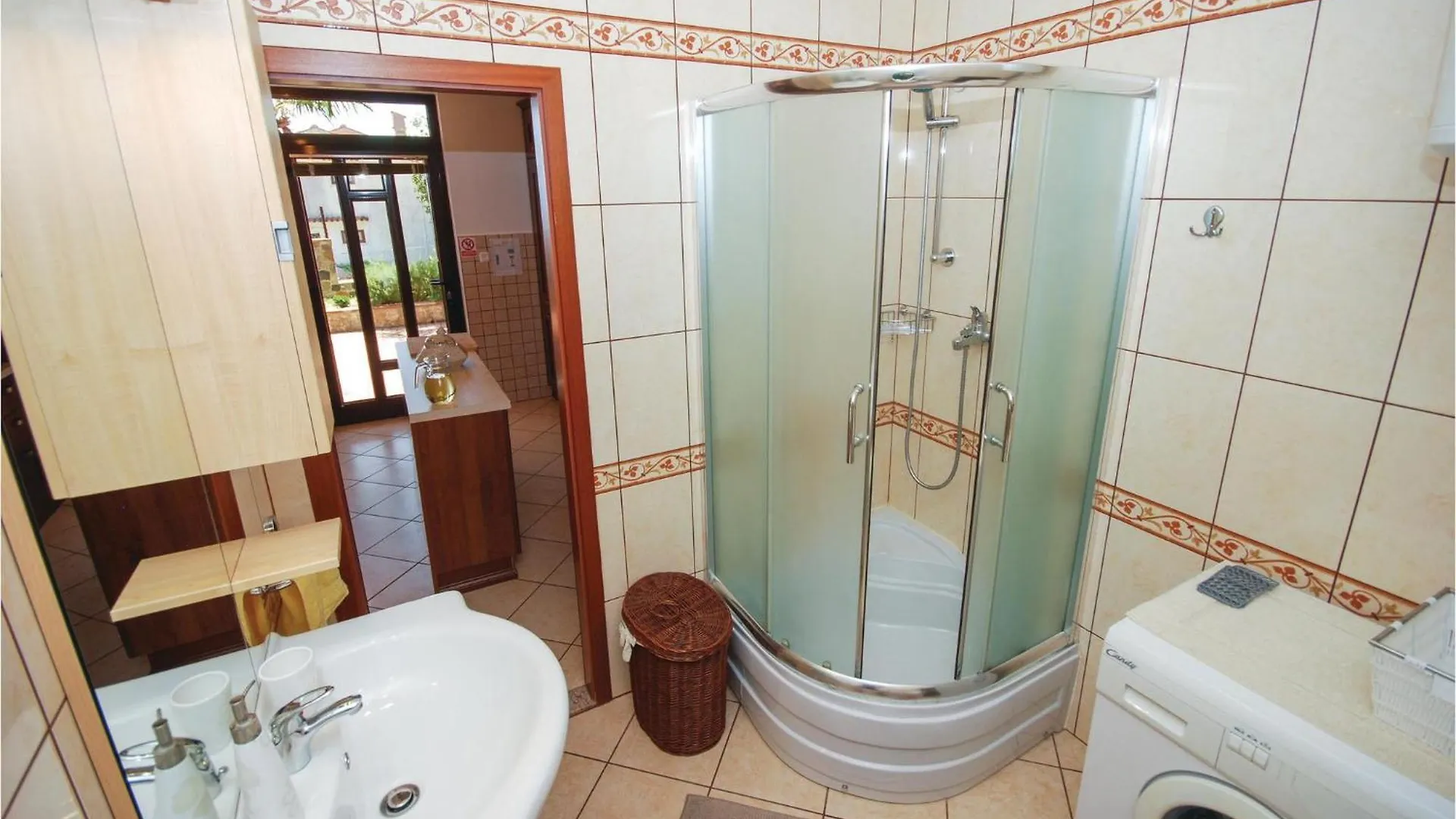 Beautiful Apartment In Lovran With Wifi