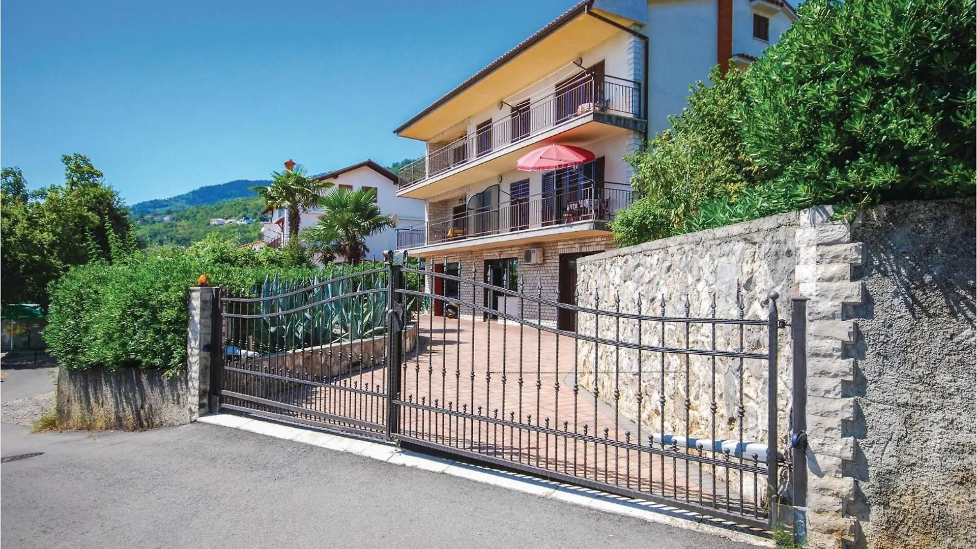 Beautiful Apartment In Lovran With Wifi